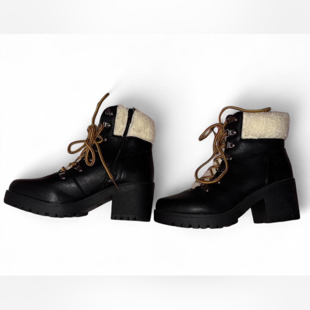 Boots - Picture 3 of 3
